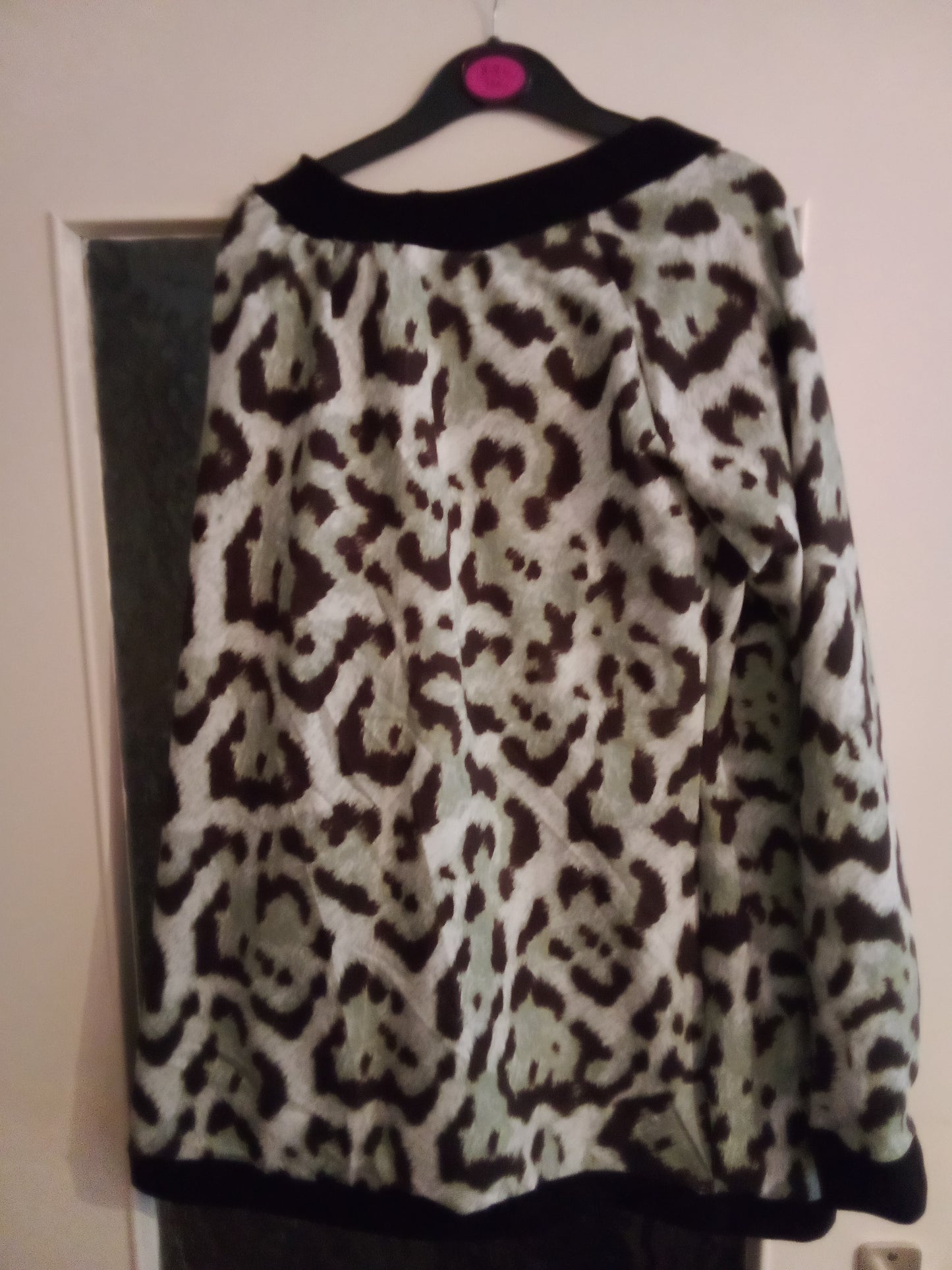 Damen Raglan-Shirt Größe M – Jersey, Grün & Leoparden-Muster
